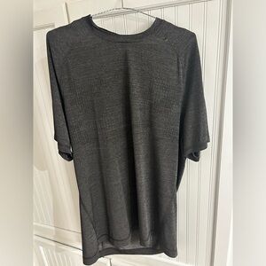 grey lulu lemon shirt size XL